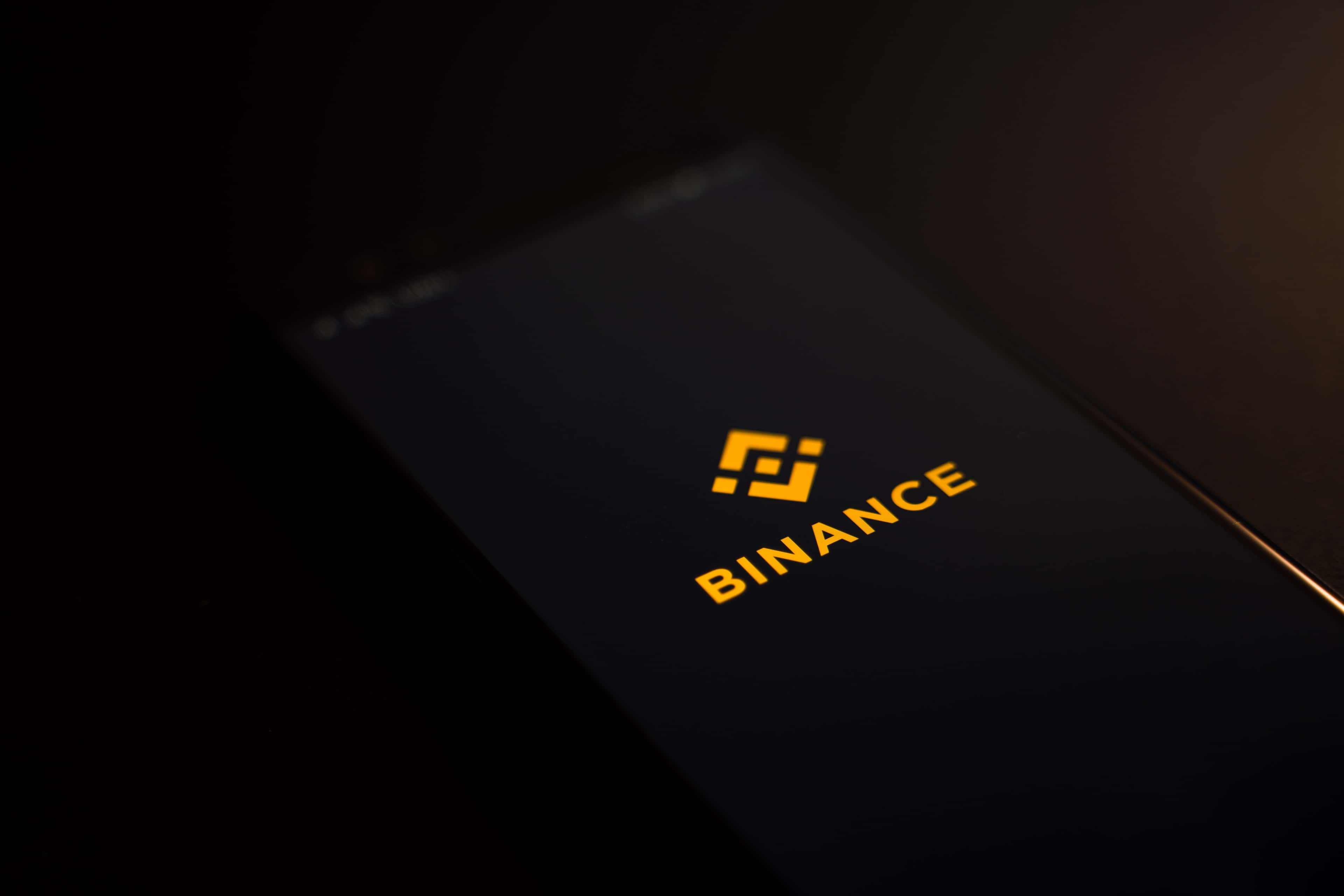 Криптовалютная биржа Binance перестанет обслуживать депозиты в рублях с 15 ноября