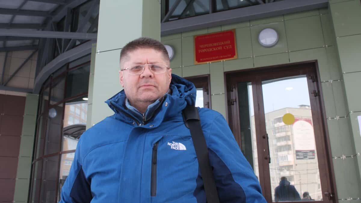 Три года колонии дали правозащитнику Григорию Винтеру за комментарий о Буче. Ранее по другому делу его насильно отправляли в психбольницу