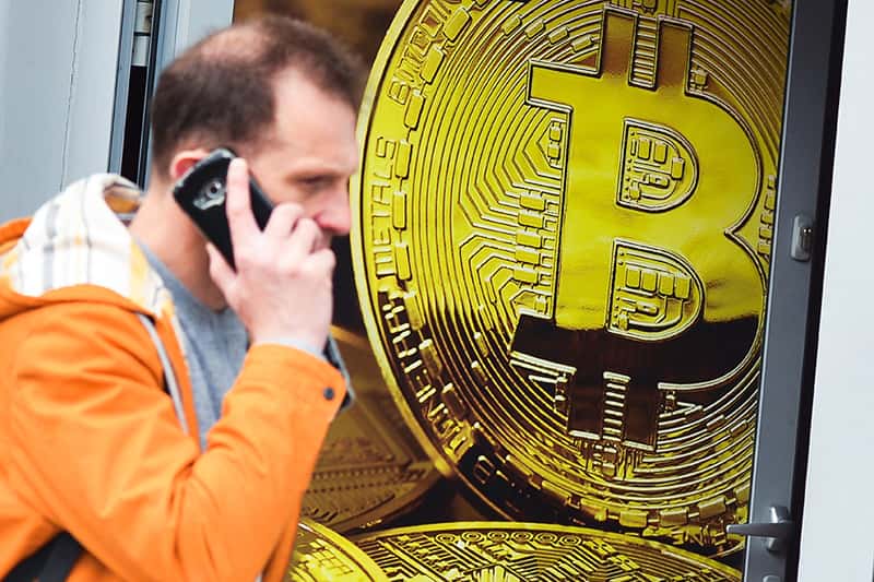 Российские власти разрешили некоторым компаниям в рамках эксперимента проводить трансграничные платежи в криптовалюте — «Ведомости»