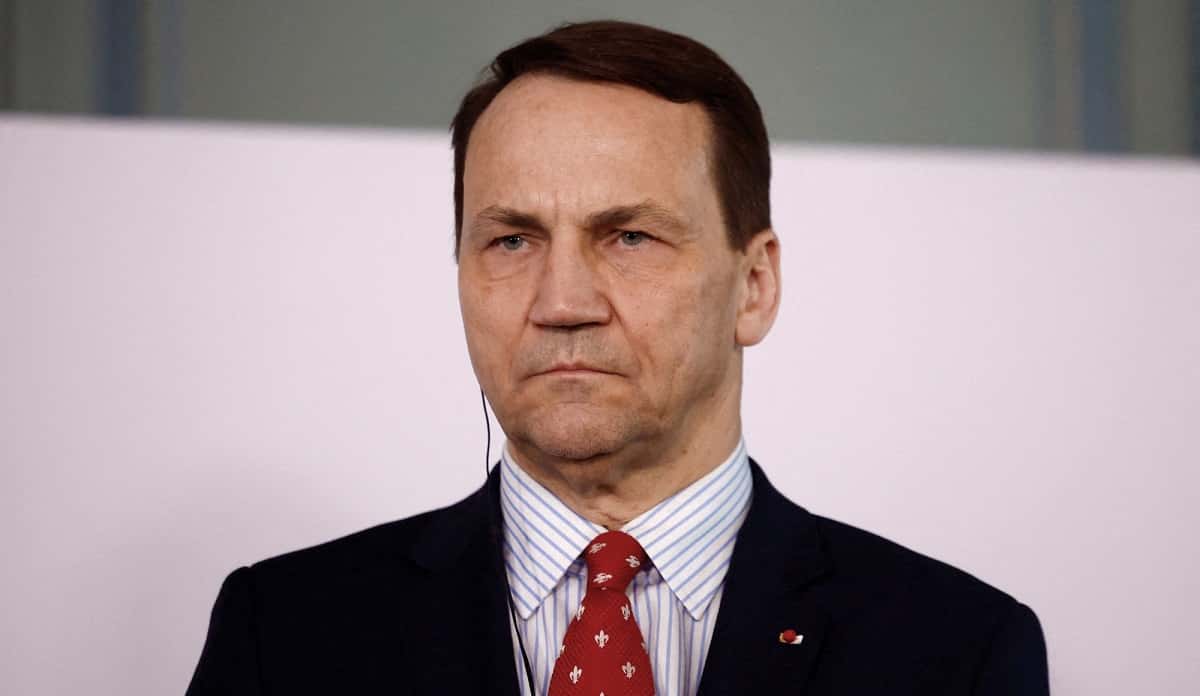 Польша закроет генконсульство России в Познани. Это связано с операциями спецслужб РФ в стране — глава МИД Сикорский