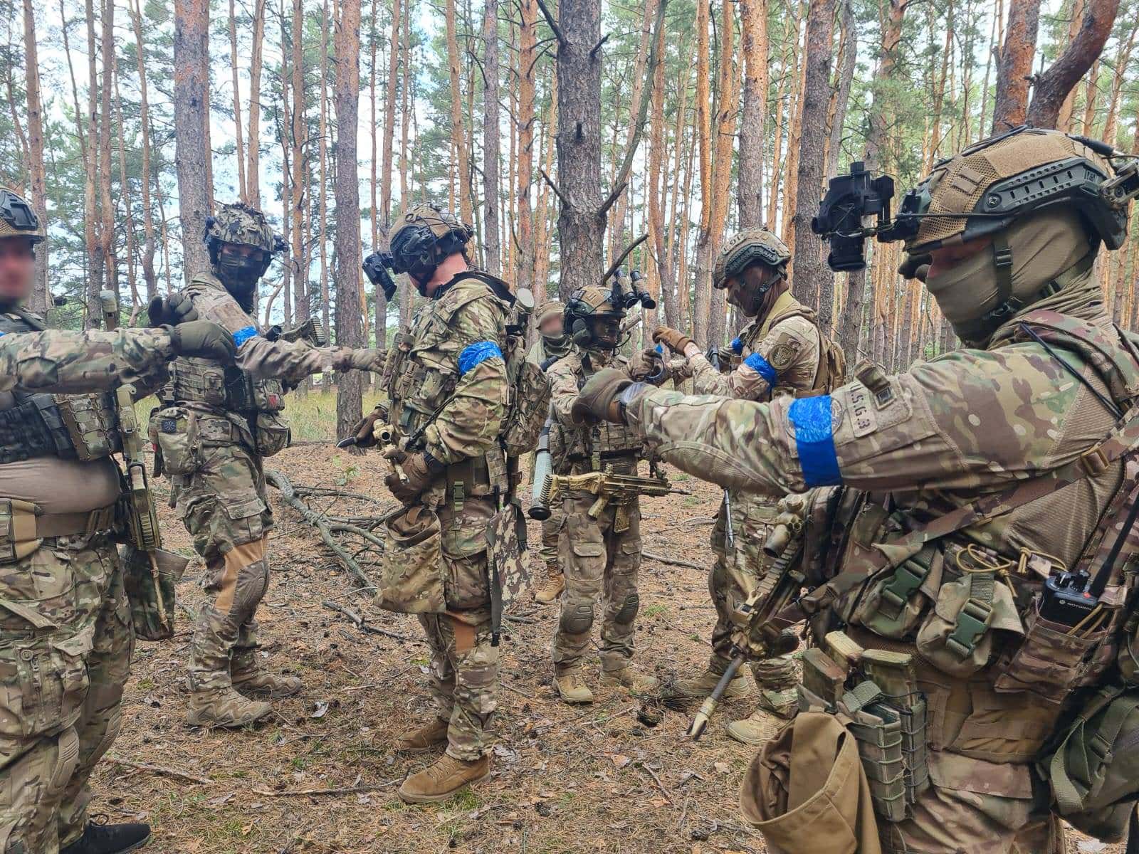 «Их крики „Аллах Акбар“ заглушили наши шаги, и мы подошли со спины». Исповеди украинских разведчиков