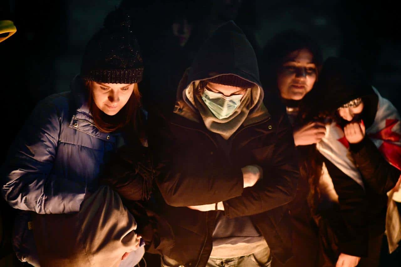 Премьер-министр Грузии пообещал до конца года принять закон, запрещающий участникам митингов носить маски