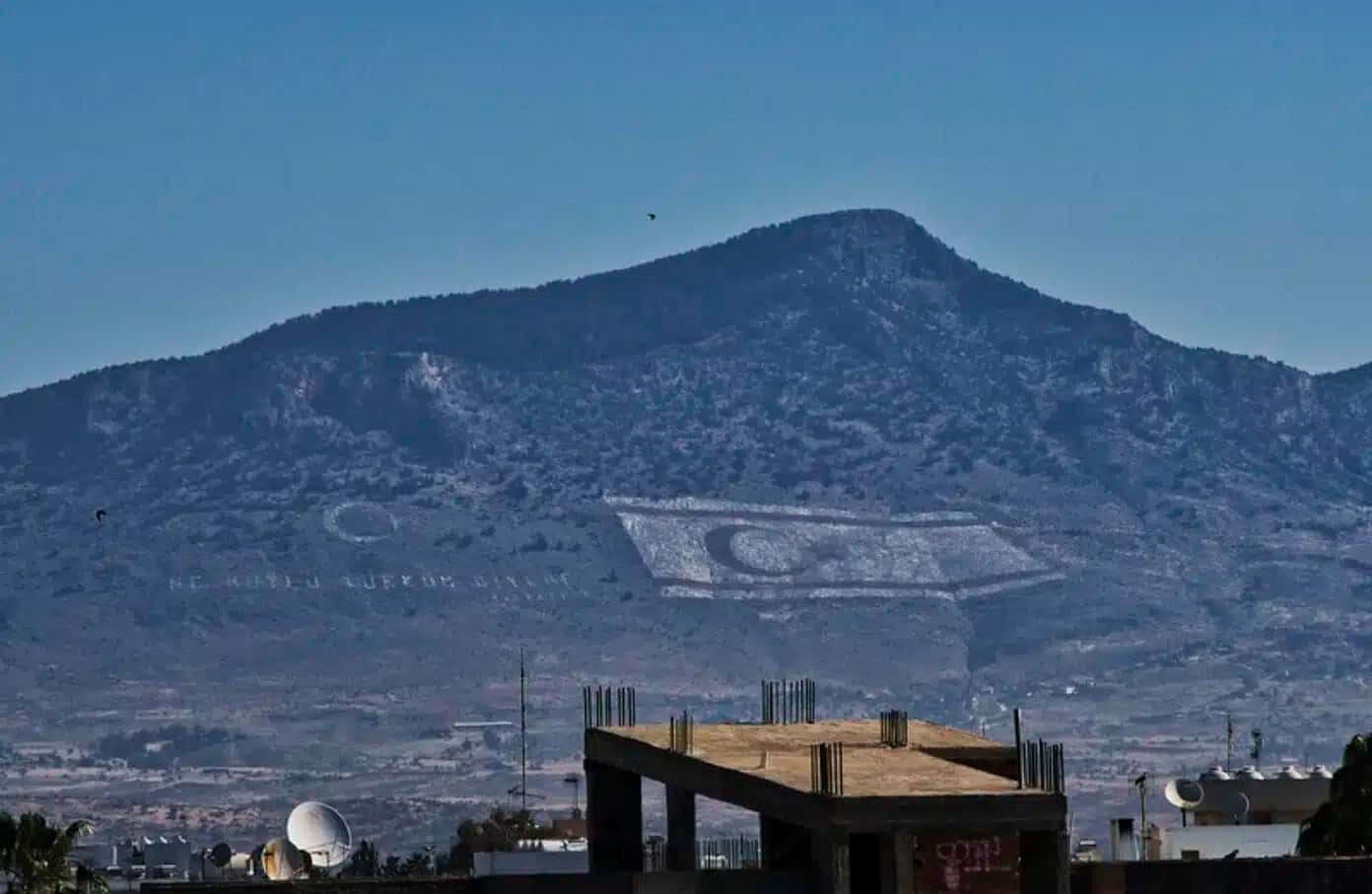 На оккупированном Северном Кипре задержали пятерых греков по обвинению в «шпионаже». Они приехали посмотреть на свои бывшие дома — СМИ