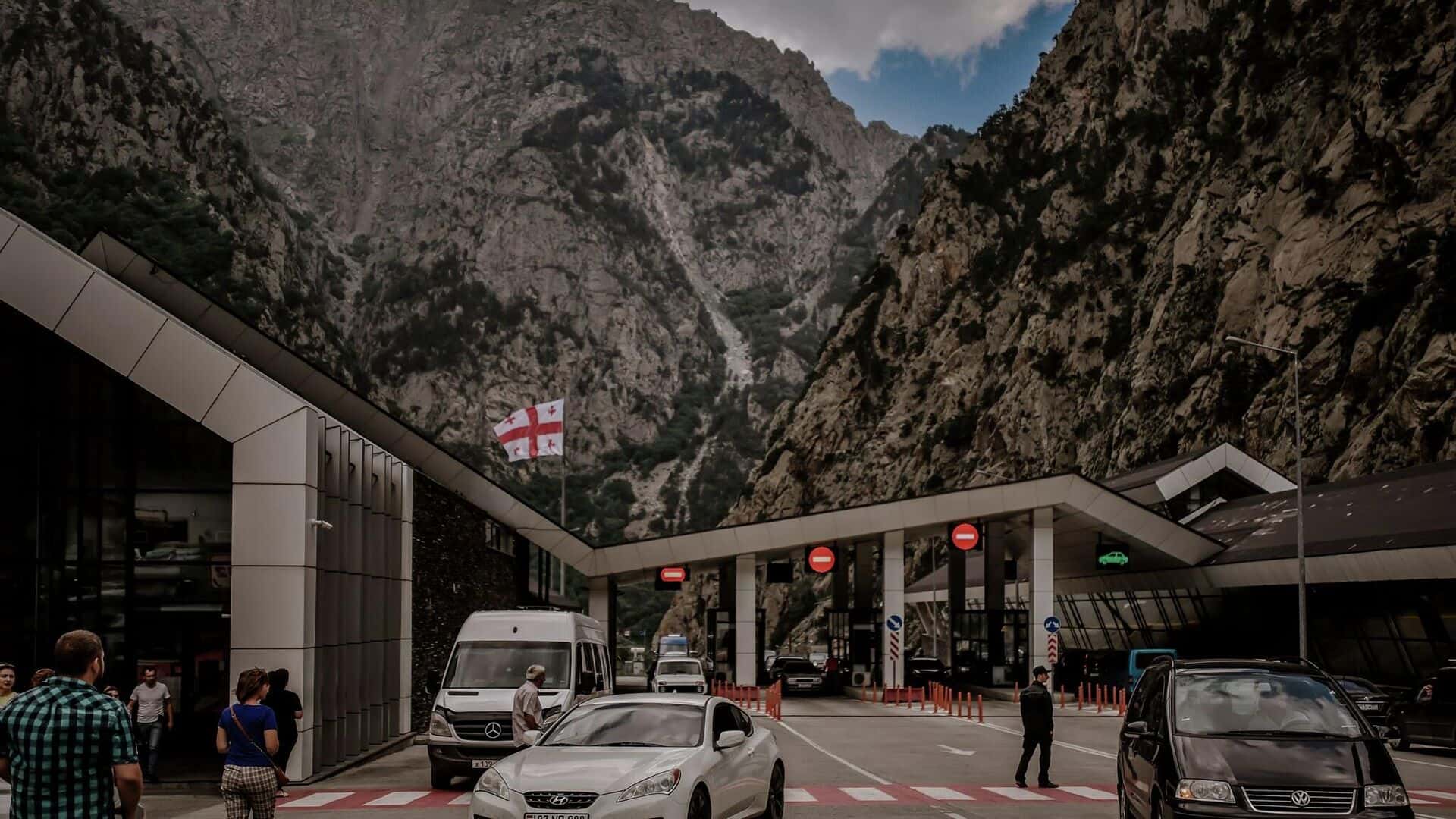 Фейк российских СМИ: власти Украины отказываются принять своих граждан, застрявших на российско-грузинской границе