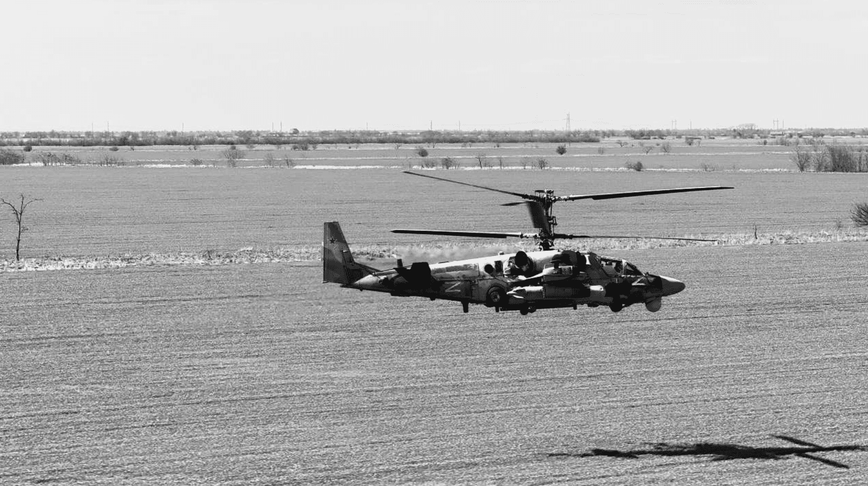 Российский вертолет Ка-52 сбили «дружественным огнем», пишут Z-каналы. Это как минимум 17-я такая потеря за время войны