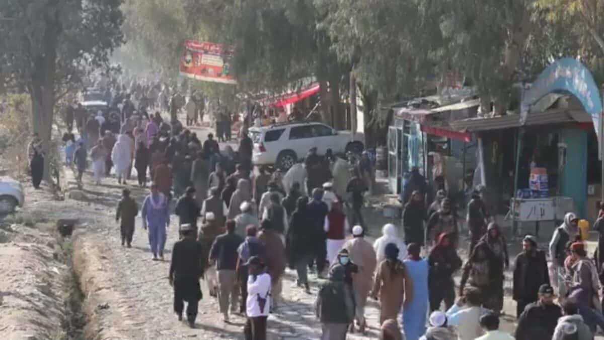 «Талибан» заставил 13-летнего мальчика провести публичную казнь перед 80 тысячами человек