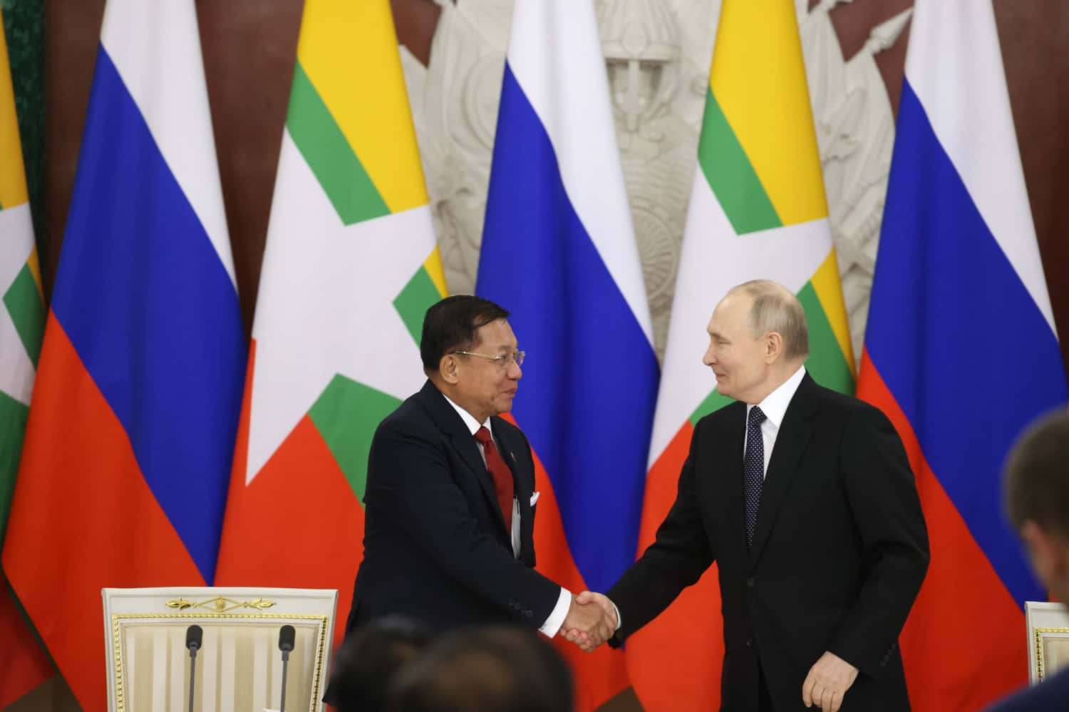 ЦИК уехал, диктаторы остались. Как российский Центризбирком помогает хунте в Мьянме удержаться у власти