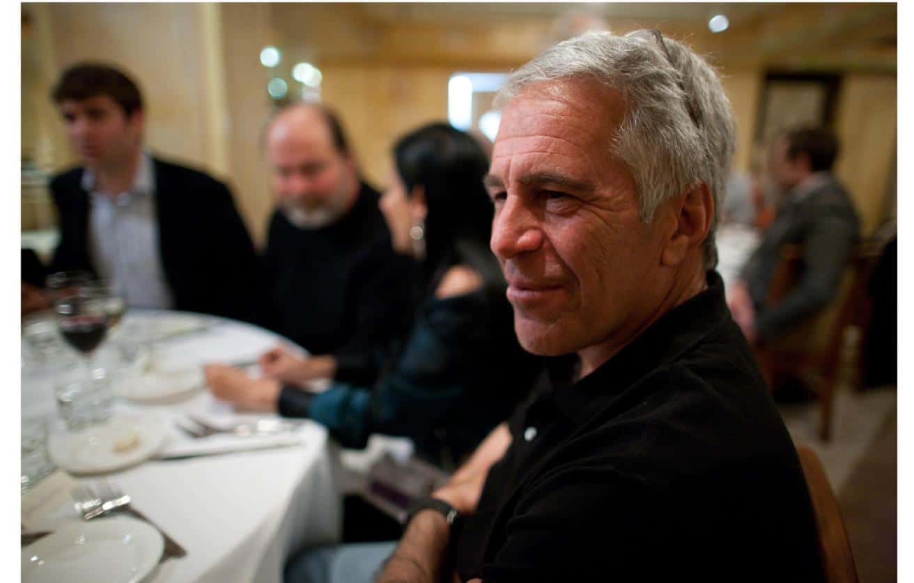 Отставки, оправдания и травля потерпевших. Последствия публикации файлов Эпштейна