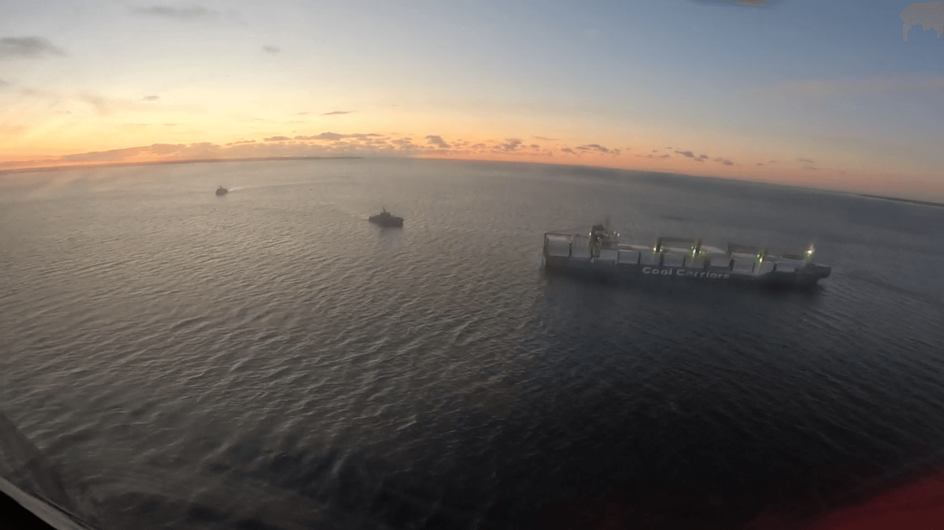 Скриншот: съемка при задержании Baltic Spirit у берегов Эстонии / Postimees