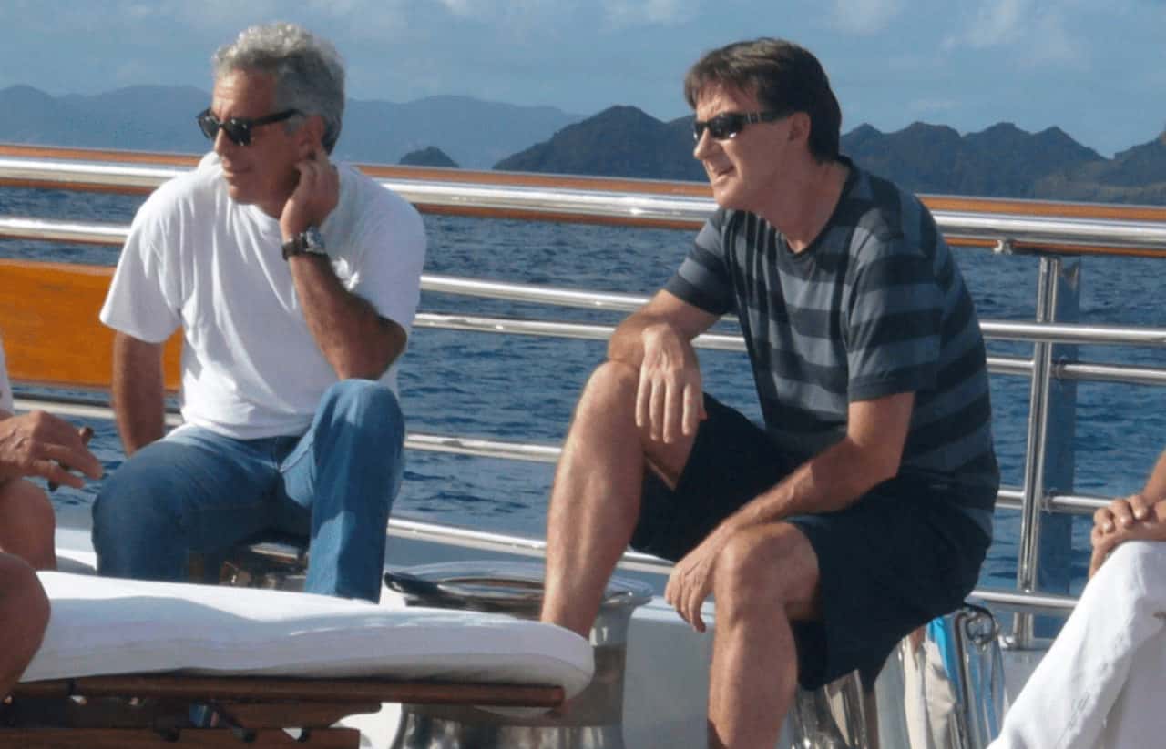 Полиция Лондона начала расследование в отношении экс-посла в США Мандельсона. Его подозревают в передаче конфиденциальных данных Эпштейну