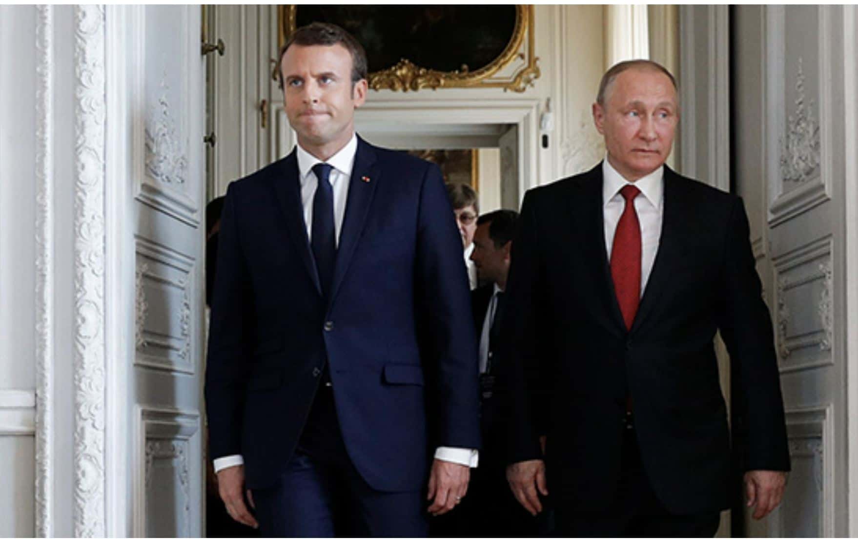 СМИ: Советник Макрона приезжал в Москву на встречу с помощником Путина Ушаковым