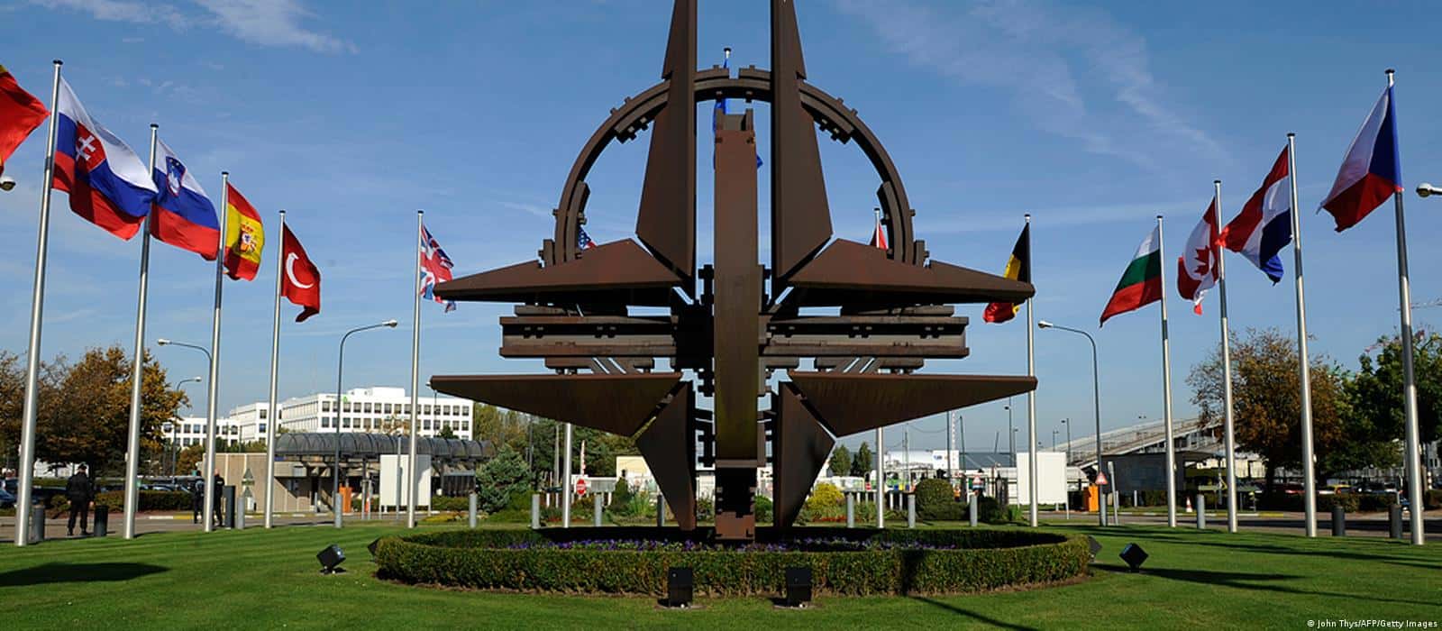 В НАТО заявили, что не верят в намерения России заключить мир. Ранее постпред США при НАТО называл мирное соглашение «близким как никогда»