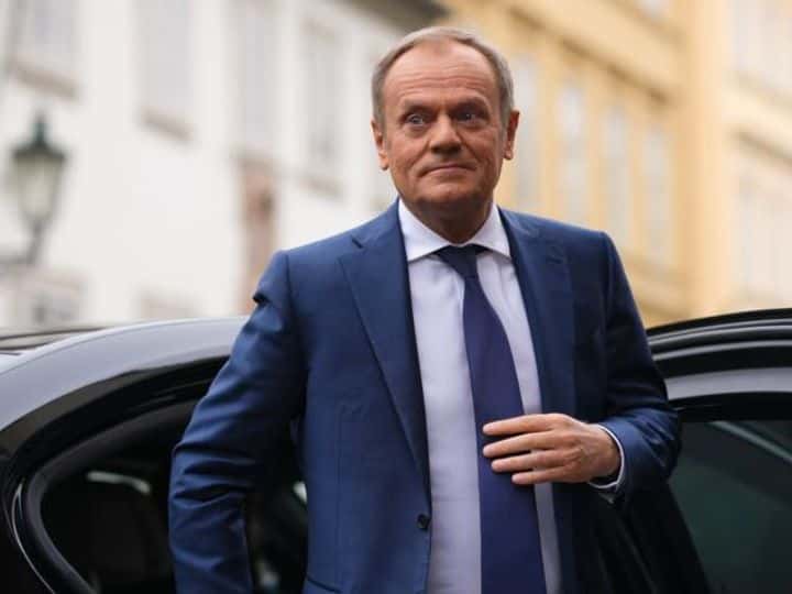 Премьер-министр Польши Дональд Туск призвал сограждан срочно покинуть Иран