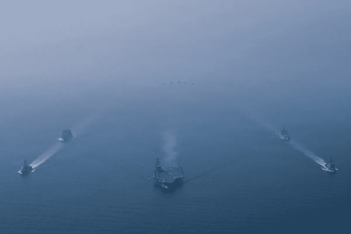 США собирают на Ближнем Востоке самую большую группировку с 2003 года — Bloomberg