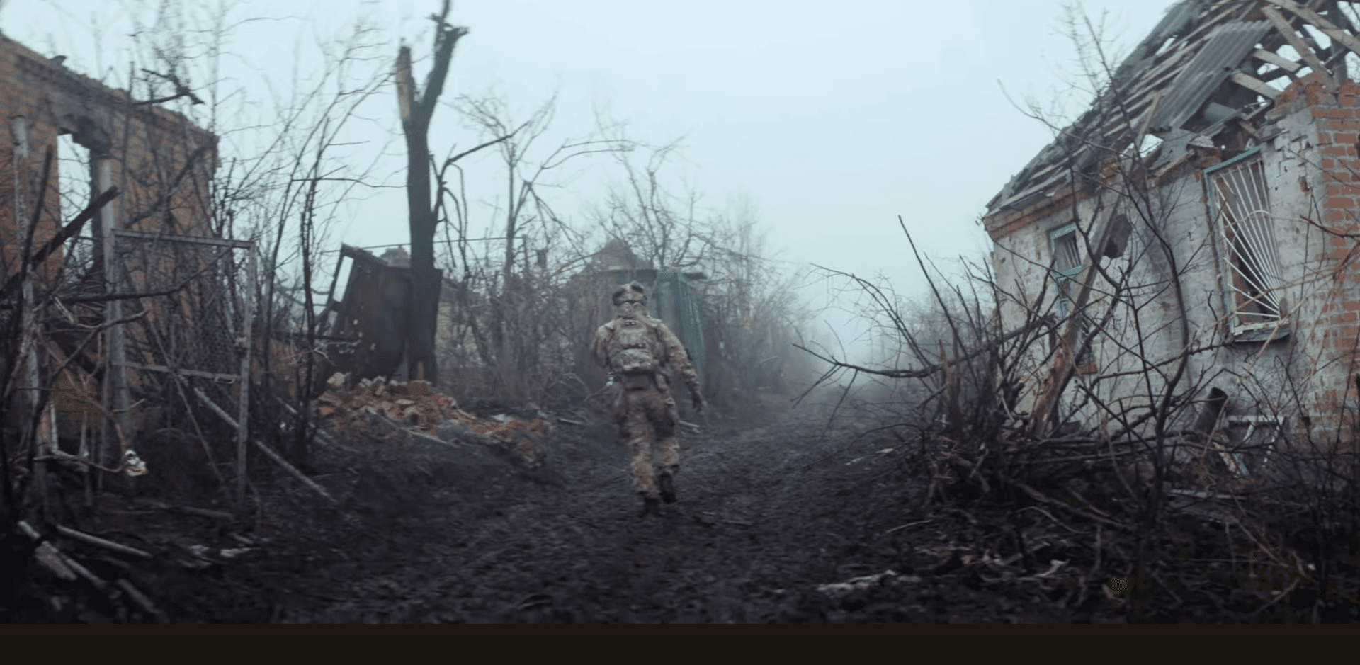 Кадр из клипа Yours Eternally