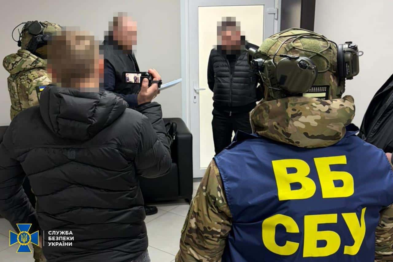 В Украине задержали командующего логистикой Воздушных Сил и высокопоставленного сотрудника СБУ по подозрению в хищениях