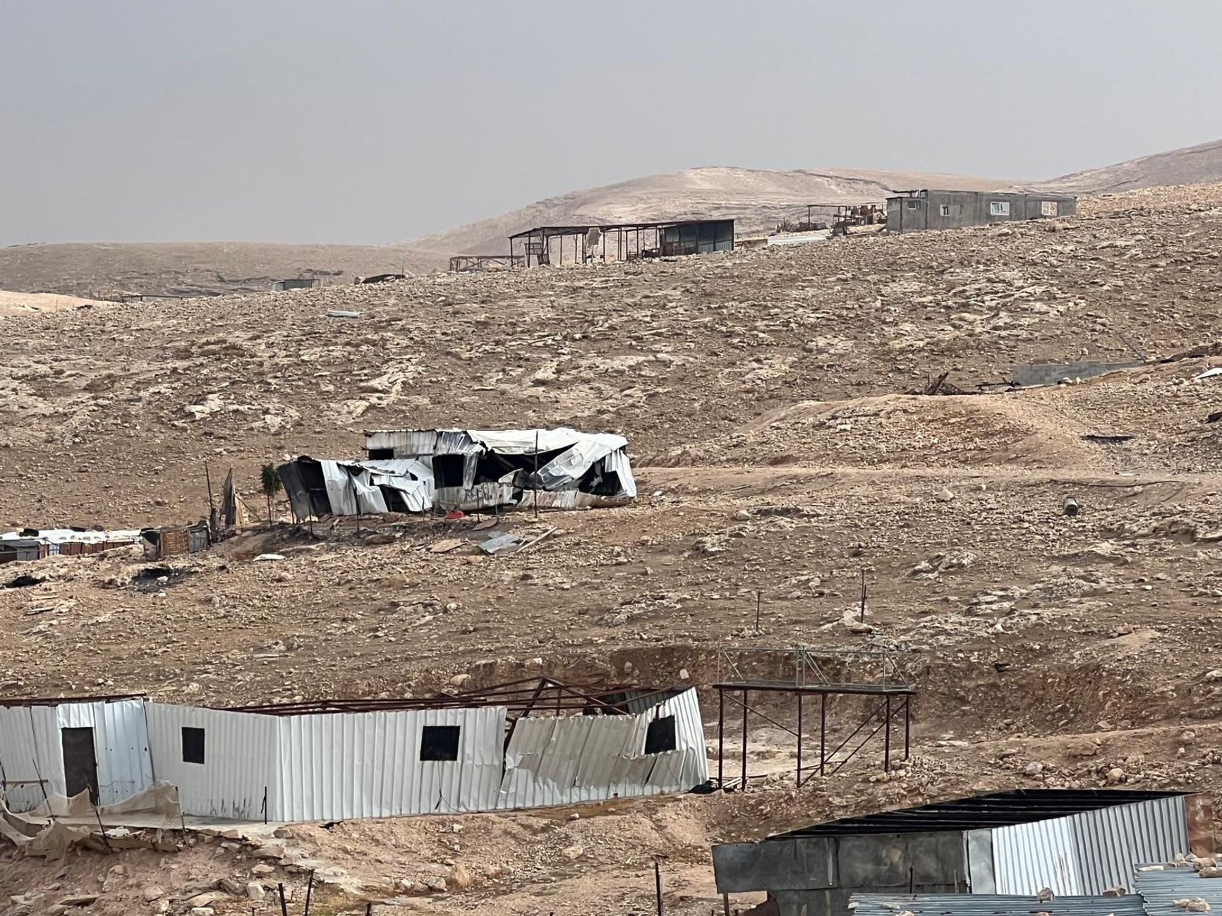 Незаконно поставленные палатки