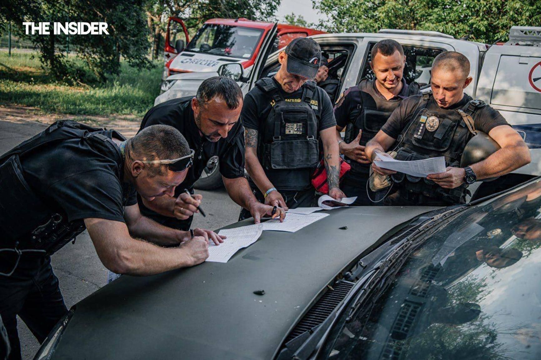 Эвакуационная группа Children New Generation ищет дом, где их ждут для эвакуации, село Новоивановка, Днепропетровская область